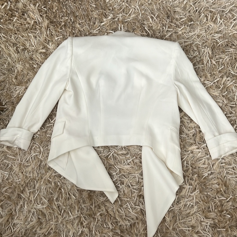 BCBG cropped tuxedo blazer - Picture 9 of 10